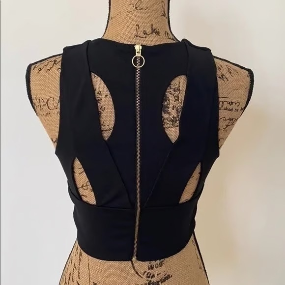 Express Cropped Top - Picture 6 of 7